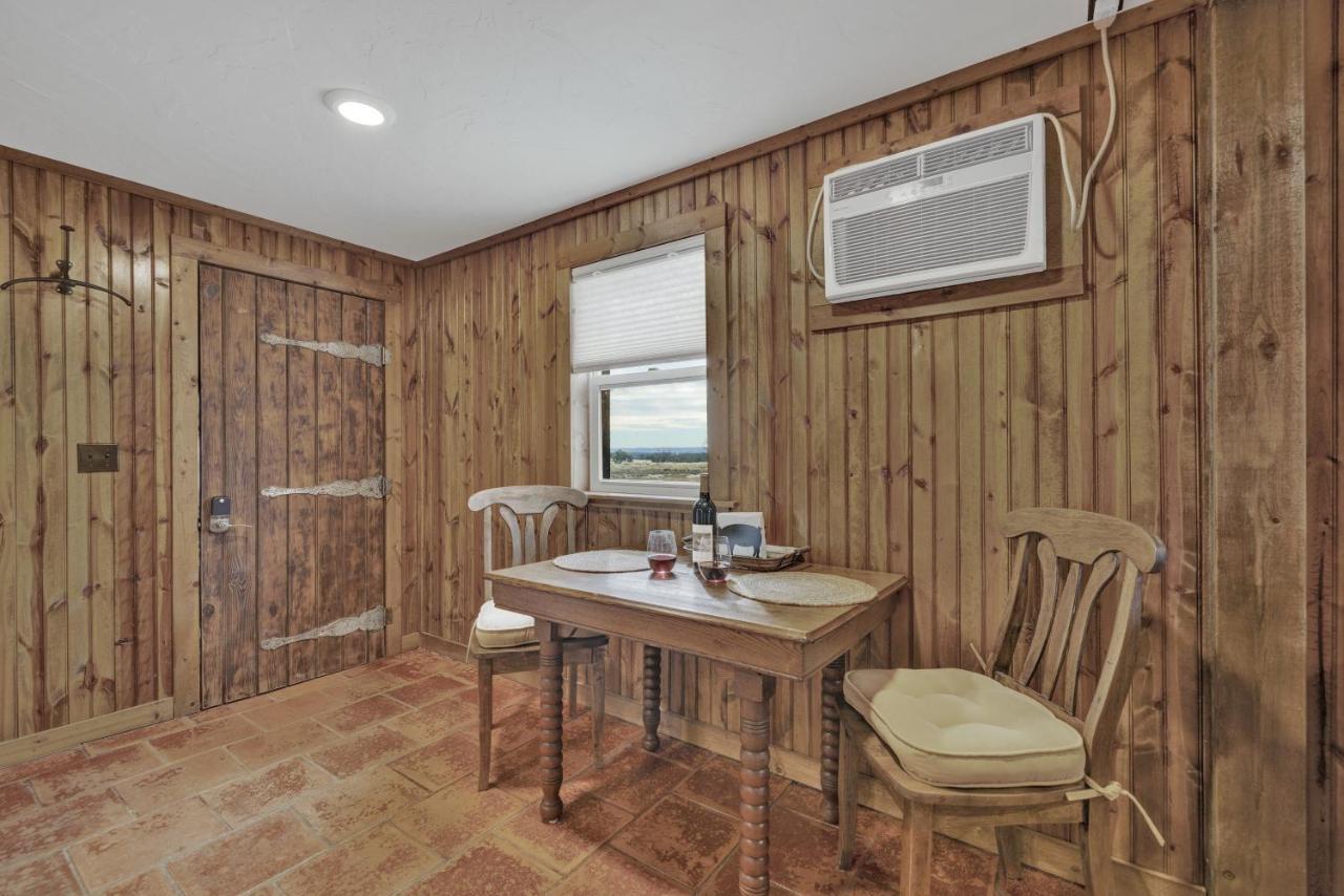 Ohana Ranch Cabin - 12 Minutes To Historic Main St Fredericksburg Bagian luar foto